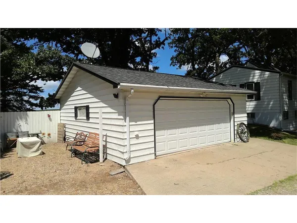 $214,900 | 78665 County Road 46, Albert Lea, MN 56007