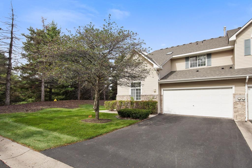 8559 Cortland Road Eden Prairie, MN 55344 - Photo 2 of 27