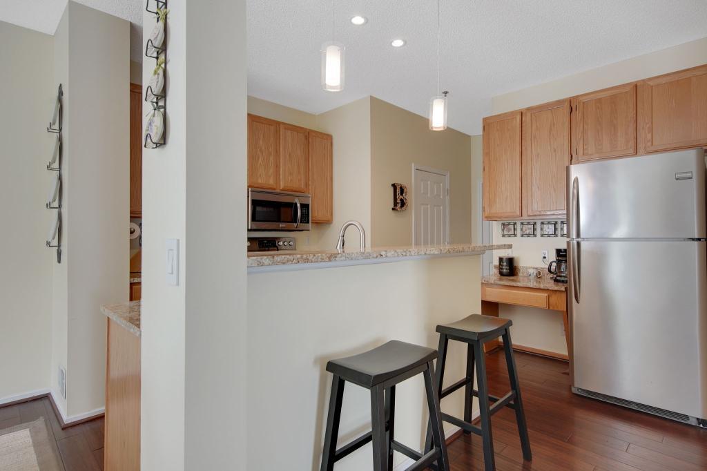 8559 Cortland Road Eden Prairie, MN 55344 - Photo 11 of 27