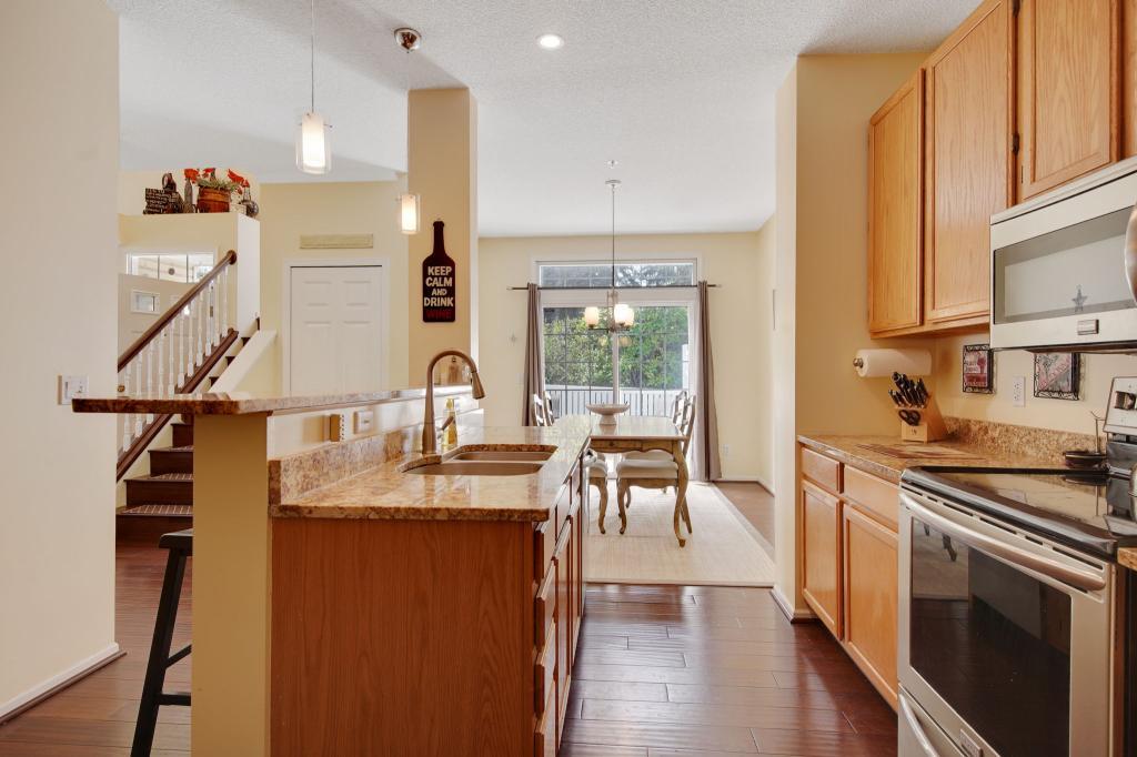 8559 Cortland Road Eden Prairie, MN 55344 - Photo 12 of 27