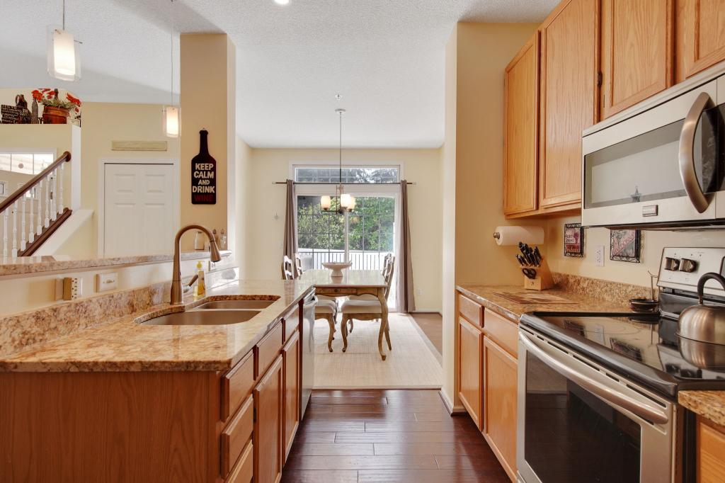 8559 Cortland Road Eden Prairie, MN 55344 - Photo 13 of 27
