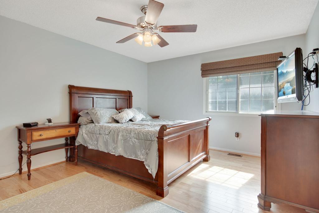 8559 Cortland Road Eden Prairie, MN 55344 - Photo 18 of 27