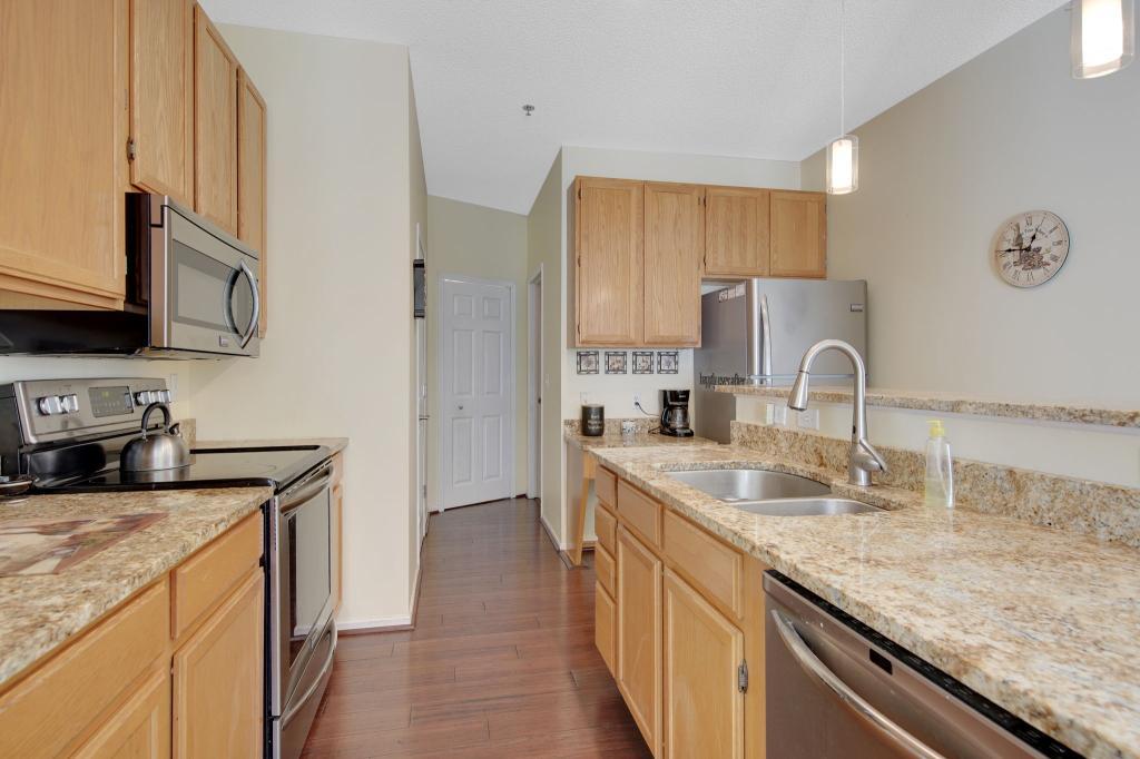 8559 Cortland Road Eden Prairie, MN 55344 - Photo 10 of 27