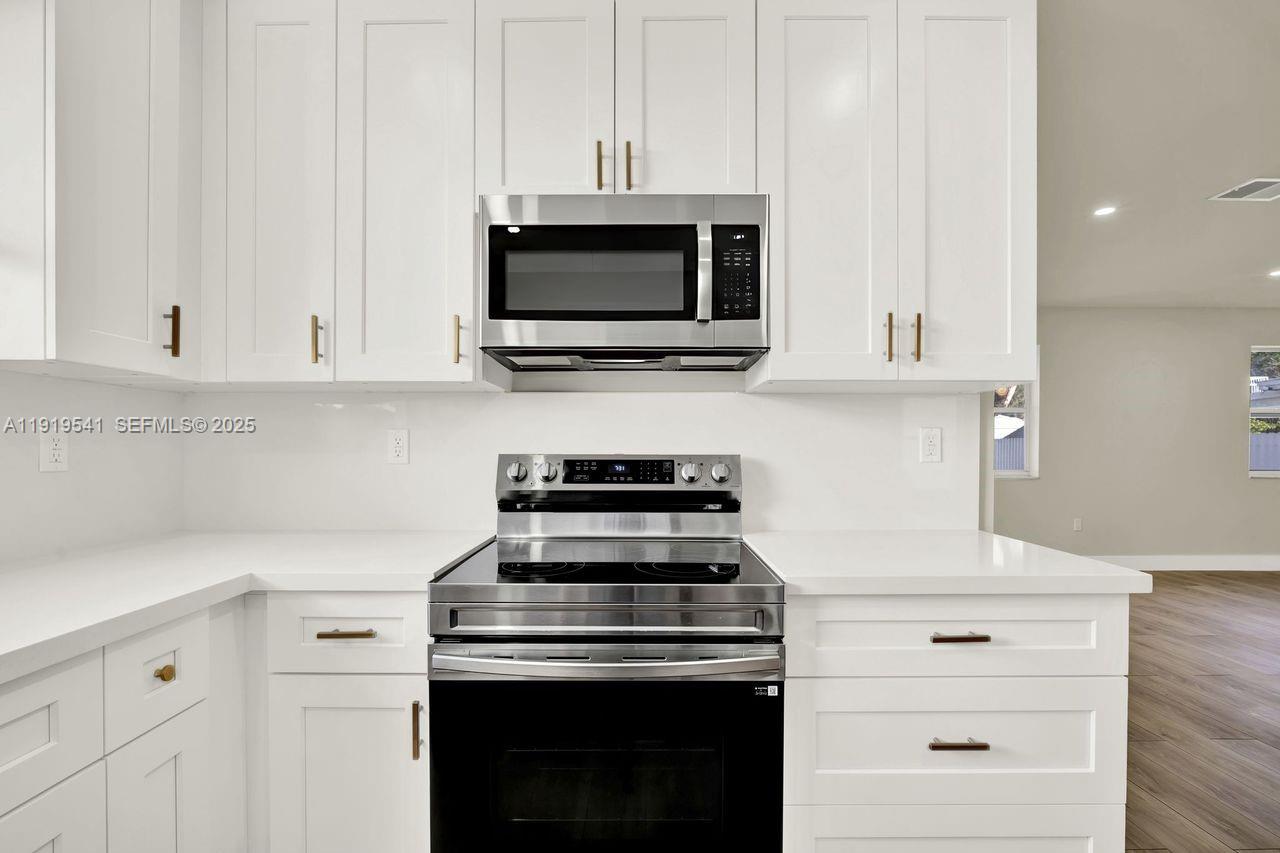 131 Northeast 18th Street Homestead, FL 33030 - Photo 11 of 37