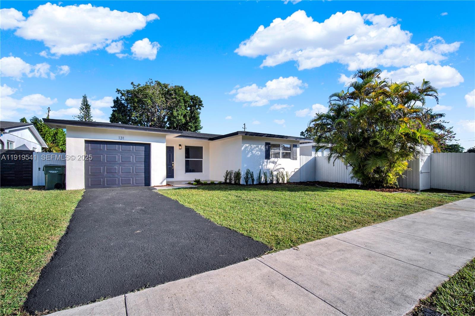 131 Northeast 18th Street Homestead, FL 33030 - Photo 2 of 37