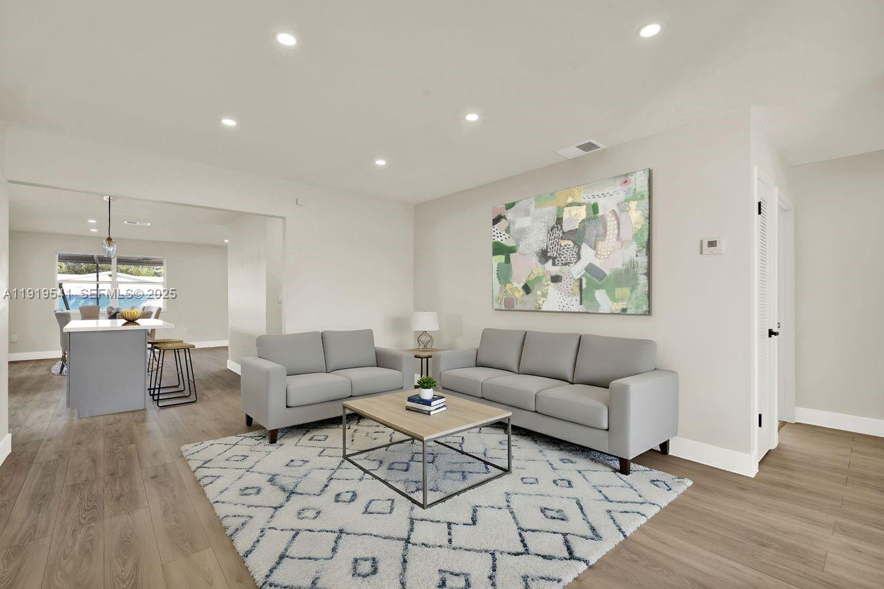 131 Northeast 18th Street Homestead, FL 33030 - Photo 5 of 37