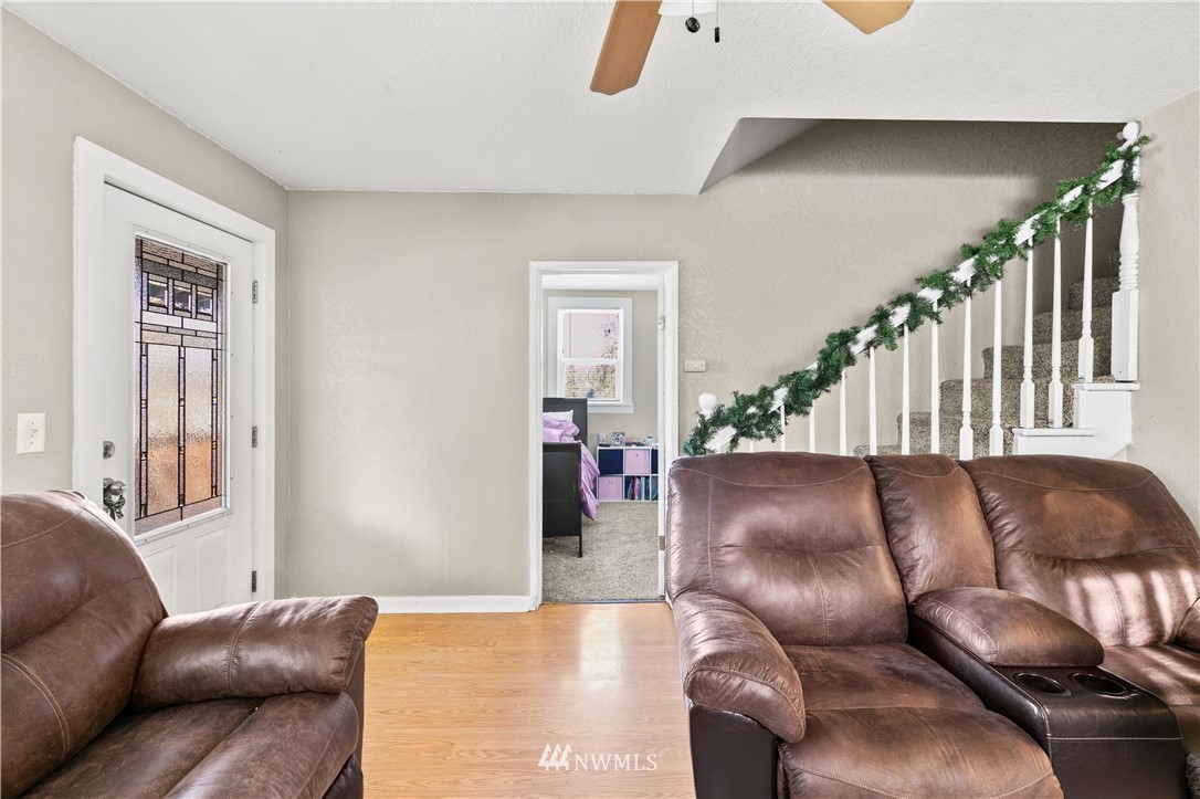1818 Ranier Street Aberdeen, WA 98520 - Photo 3 of 37 Gallery Image 3