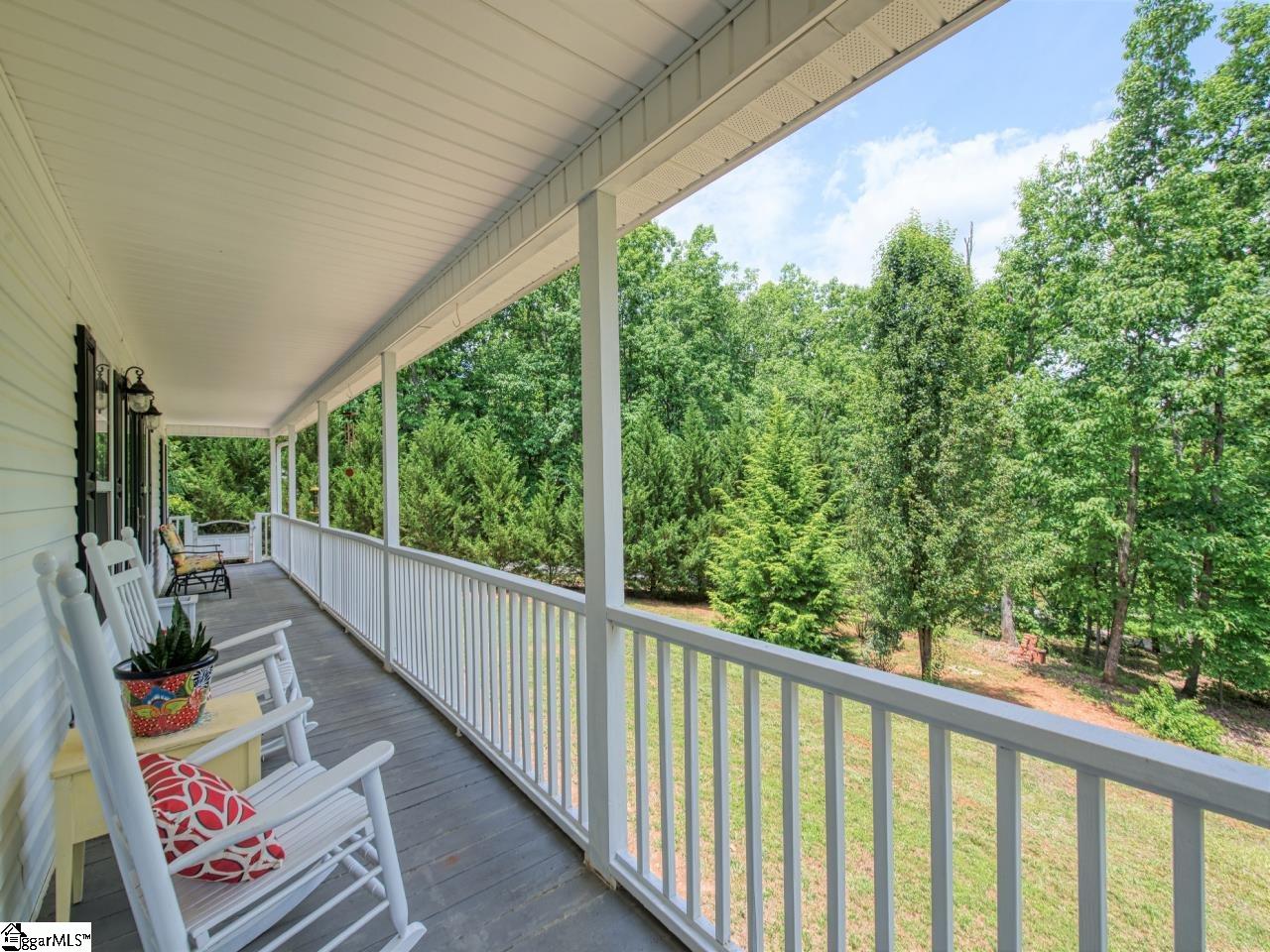 534 Pleasant View Road Pickens, SC 29671 - Photo 6 of 35