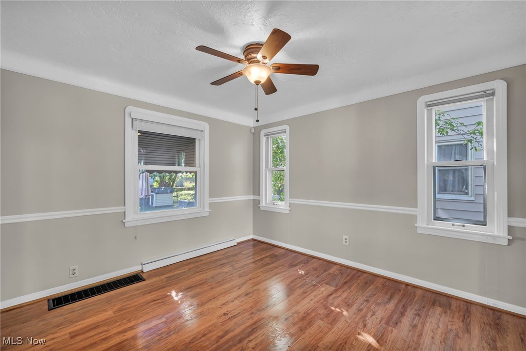 12930 Havana Road Cleveland, OH 44125 - Photo 4 of 37 Dining room with hardwood floors