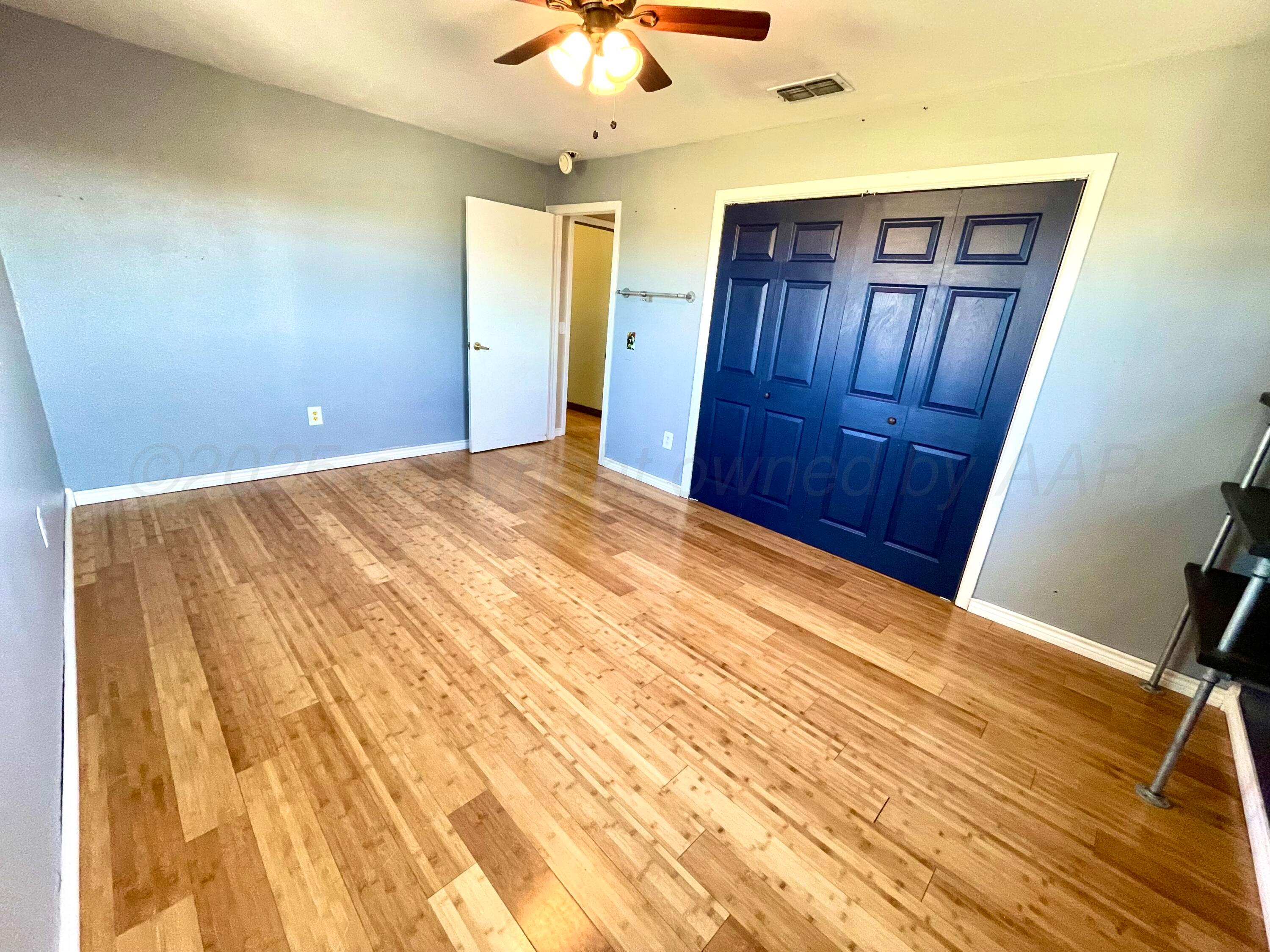 253 Fm 378 Silverton, TX 79257 - Photo 13 of 18 a view of a livingroom with a dresser