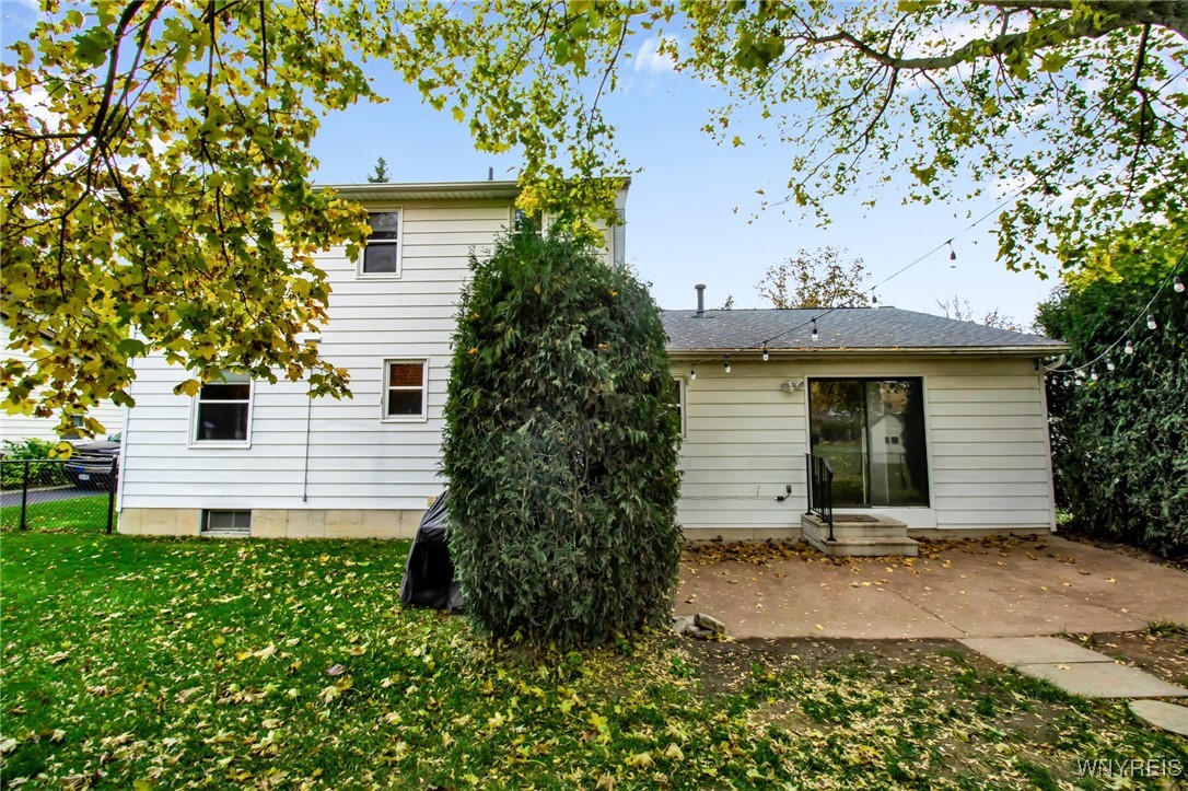 705 Powell Lane Lewiston, NY 14092 - Photo 4 of 50