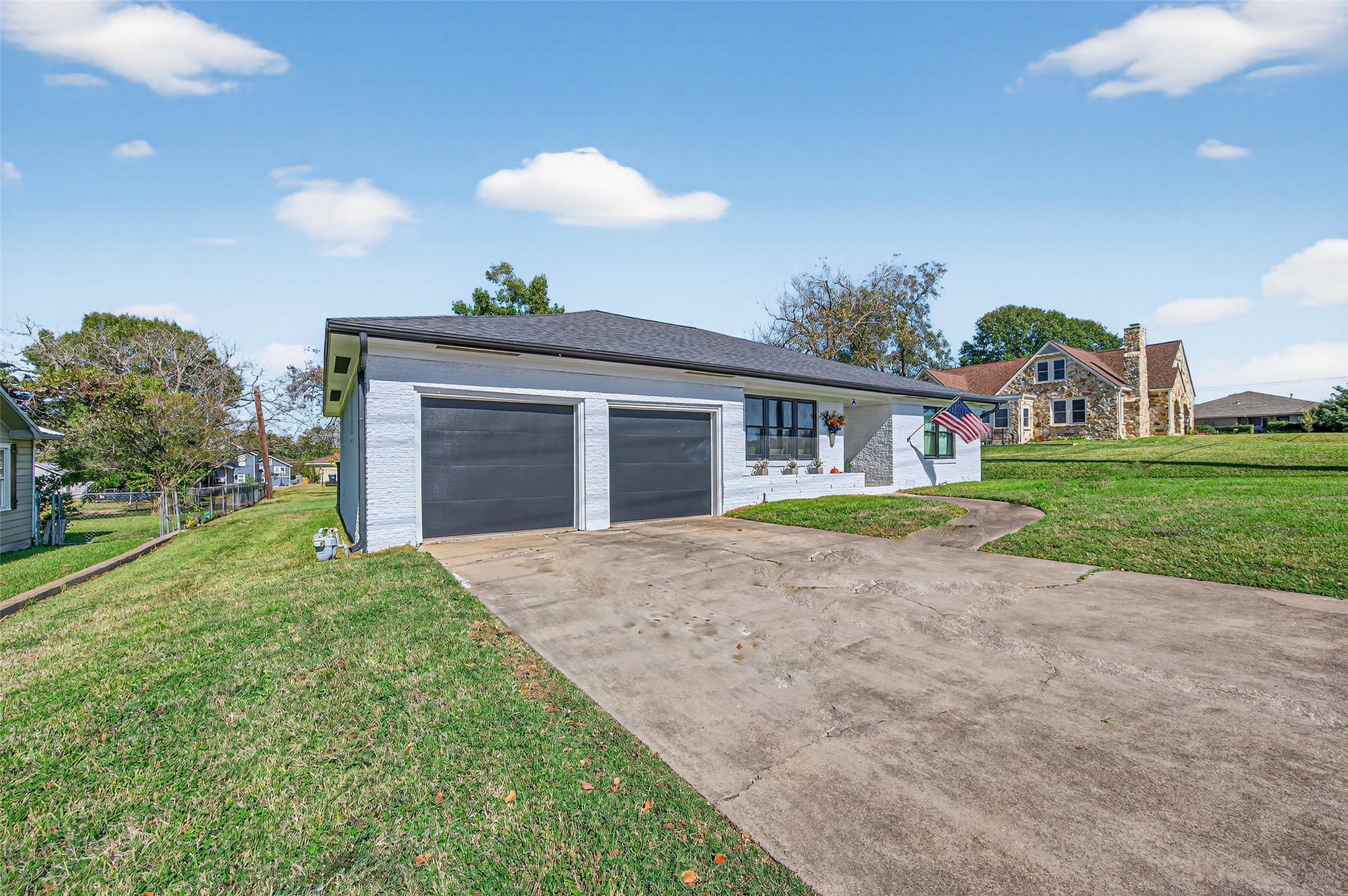 302 West Stone Street Brenham, TX 77833 - Photo 2 of 28 3/1 with oversized 2 car garage and awesome backyard