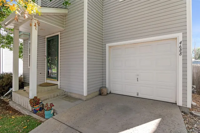 a view of a backyard space