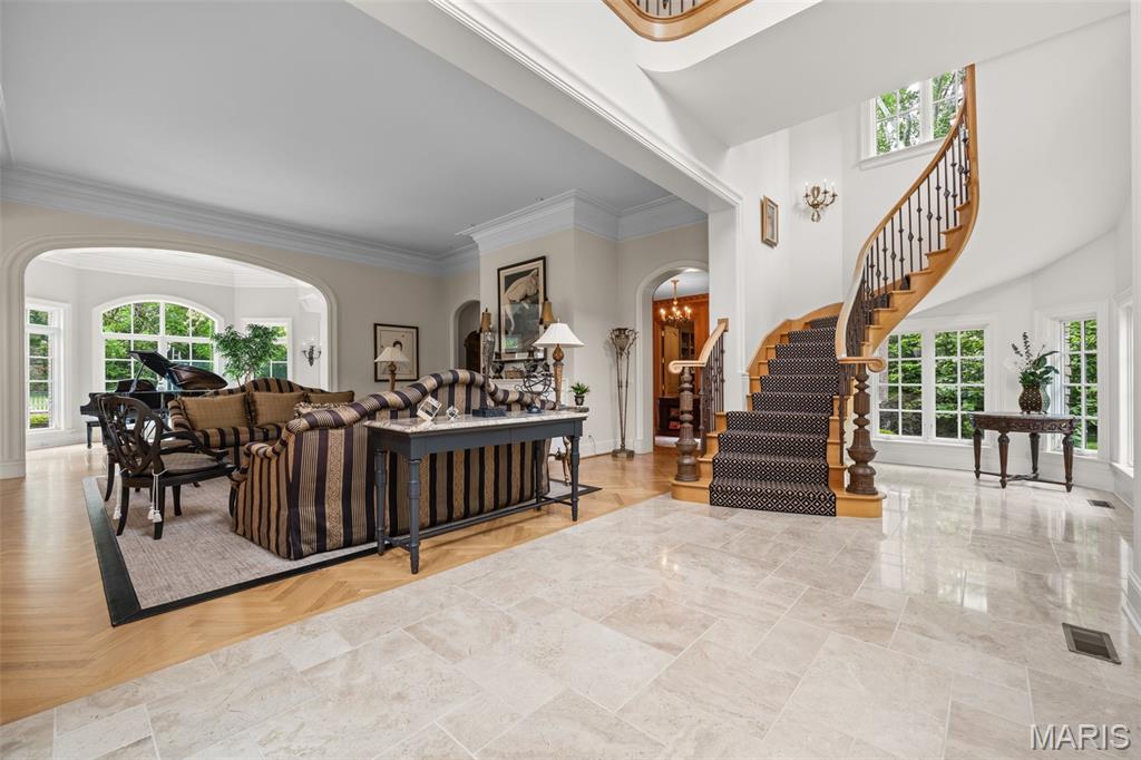 760 Kent Road Ladue, MO 63124 - Photo 10 of 61