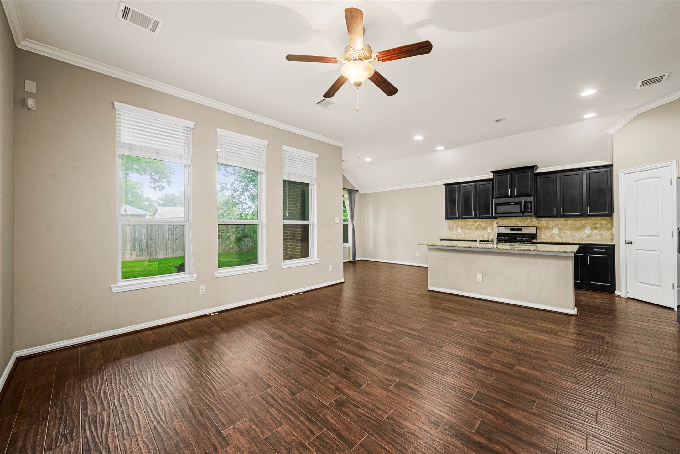 22107 Rustling Springs Drive Spring, TX 77389 - Photo 8 of 24 Gallery Image 8