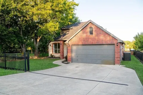 $500,000 | 511 Lakeside Drive, Rockwall, TX 75032