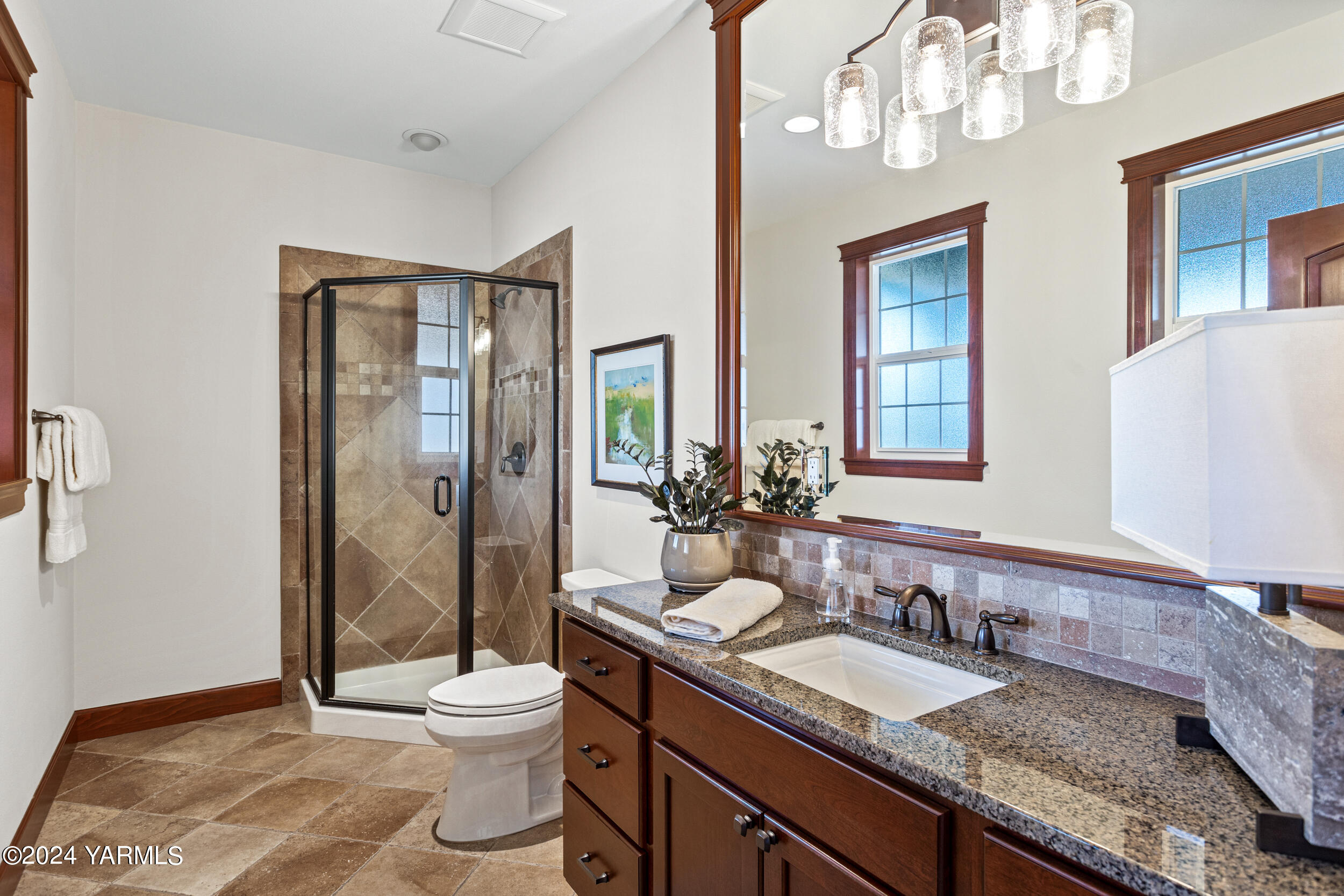 8800 Braeburn Loop Yakima, WA 98903 - Photo 12 of 45 Downstairs bathroom