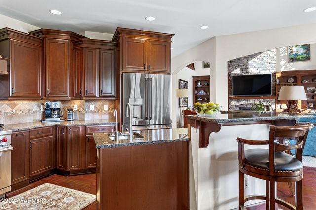 $840,000 | 8800 Braeburn Loop, Yakima, WA 98903