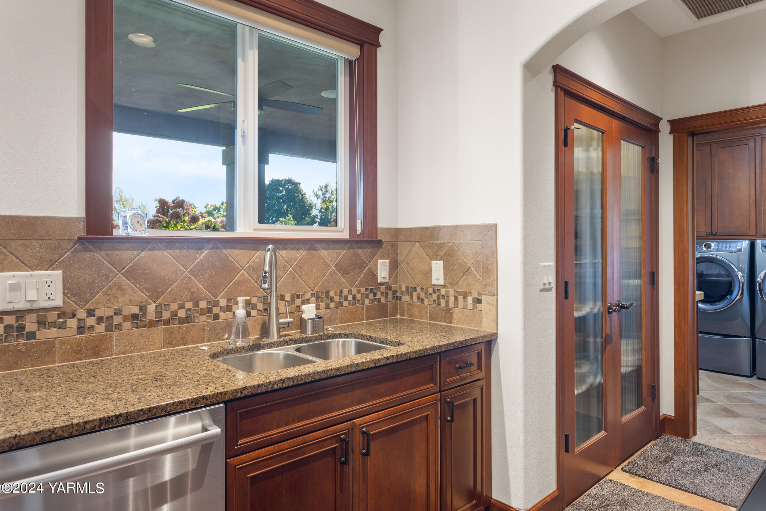 8800 Braeburn Loop Yakima, WA 98903 - Photo 21 of 45 Pantry