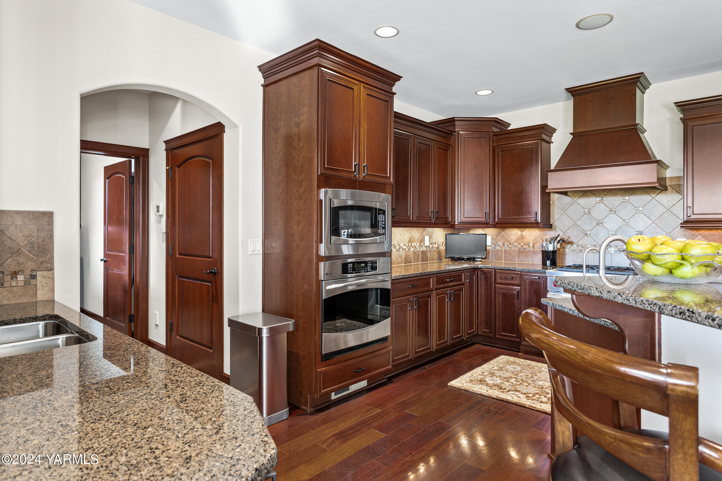 8800 Braeburn Loop Yakima, WA 98903 - Photo 22 of 45 21