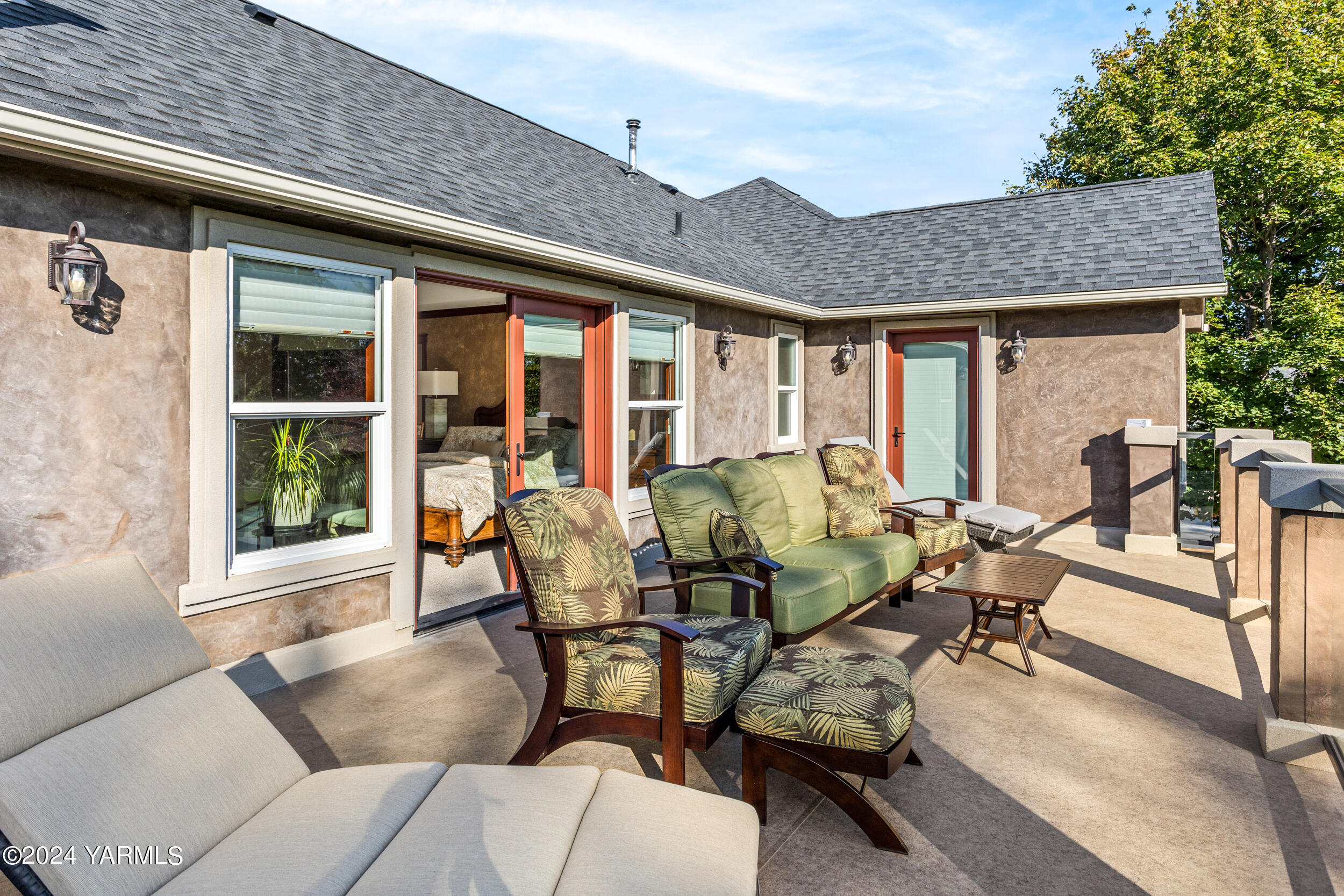 8800 Braeburn Loop Yakima, WA 98903 - Photo 29 of 45 Upper Level Patio