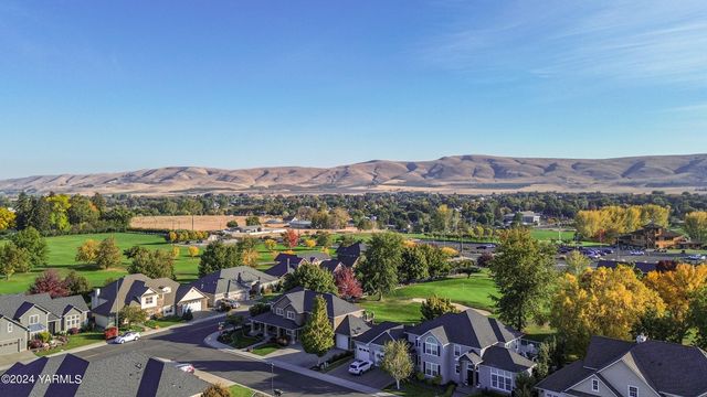 $840,000 | 8800 Braeburn Loop, Yakima, WA 98903