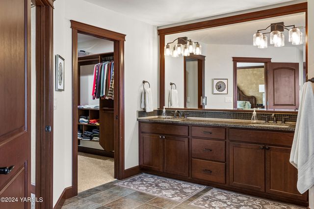 $840,000 | 8800 Braeburn Loop, Yakima, WA 98903