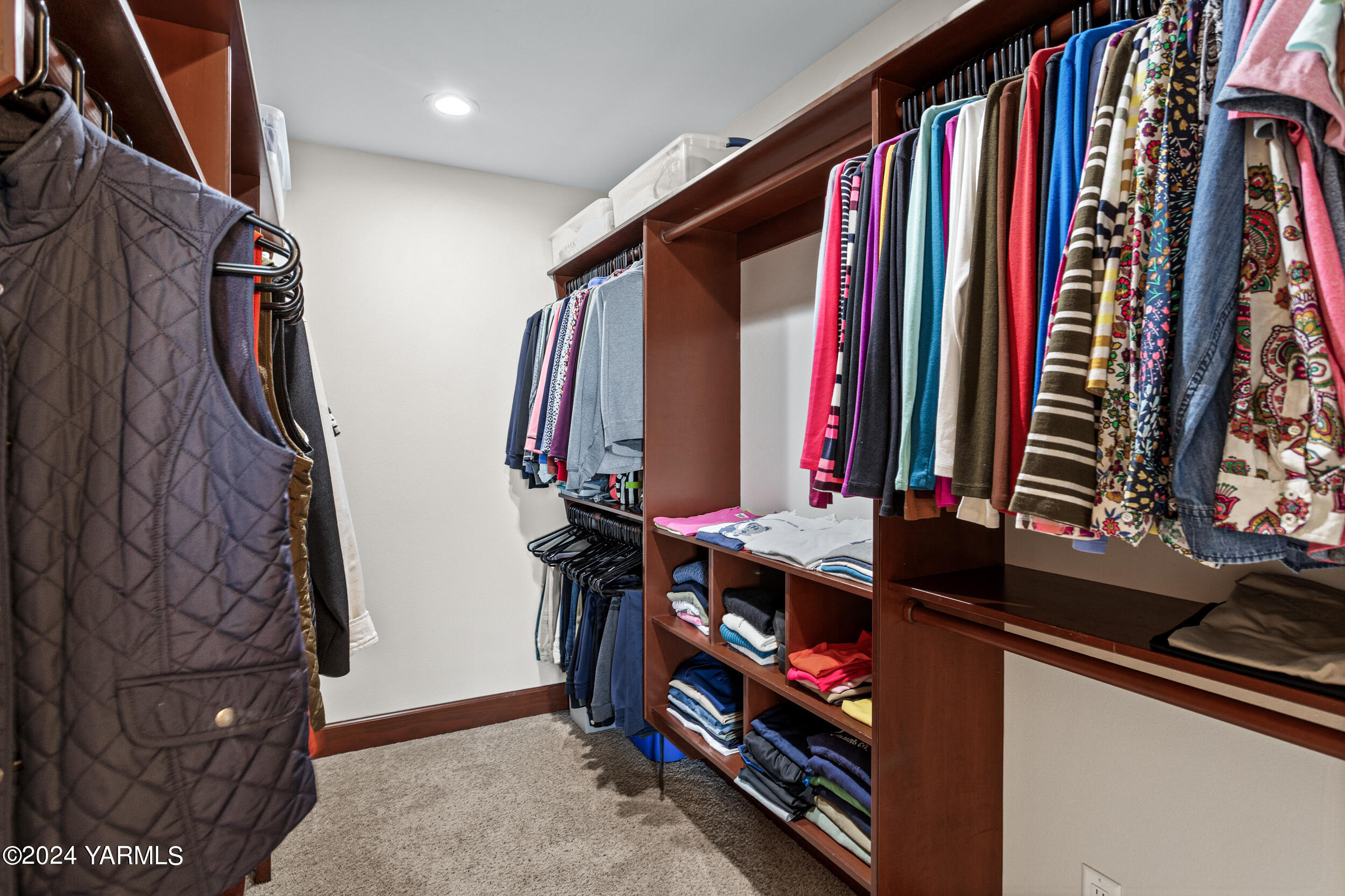 8800 Braeburn Loop Yakima, WA 98903 - Photo 34 of 45 Walk in Closet #1