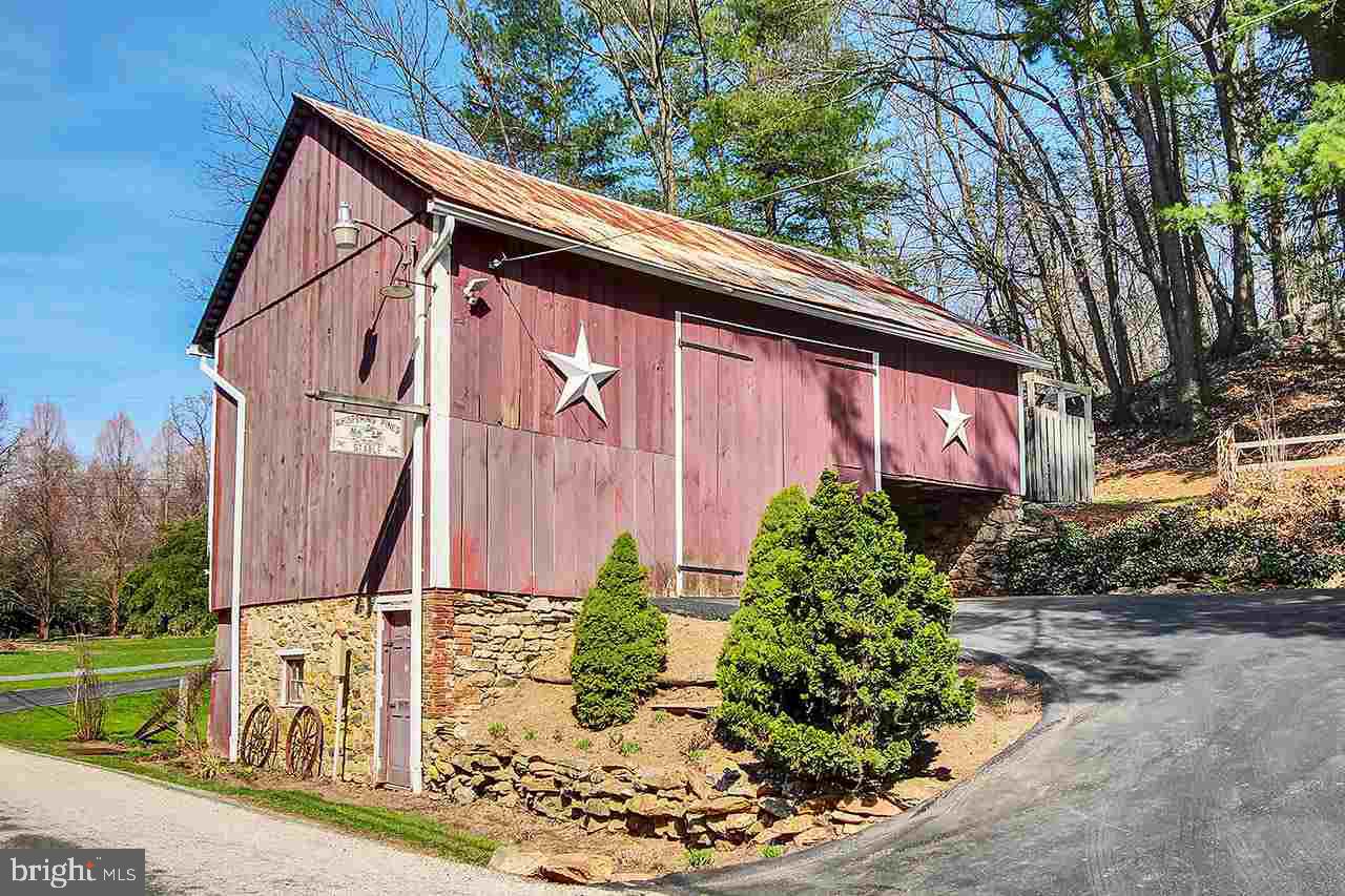 4895 Fake Road York, PA 17406 - Photo 21 of 28 Gallery Image 21