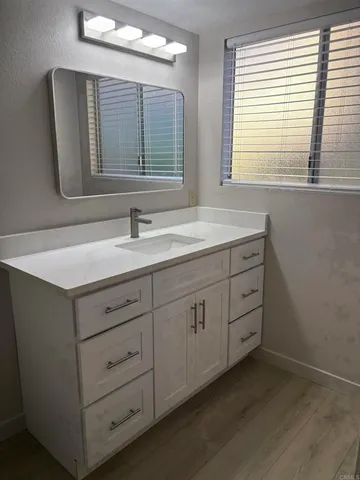 a view of empty room with window