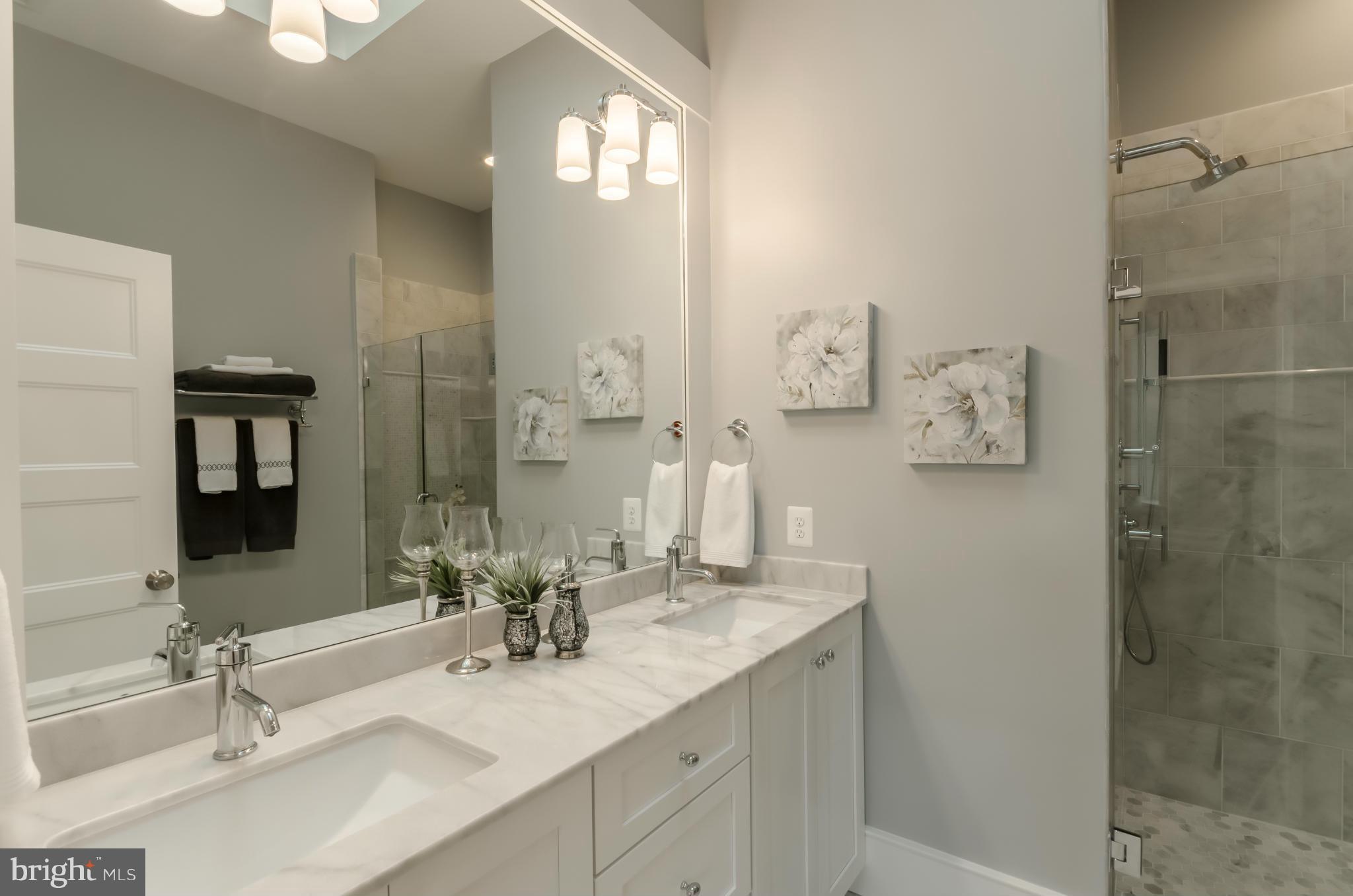 239 12th Street Northeast Washington, DC 20002 - Photo 15 of 30 Bath #1 (MBA)