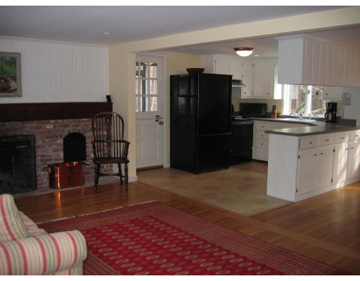 18 Roundtop Road Boxford, MA 01921 - Photo 3 of 16