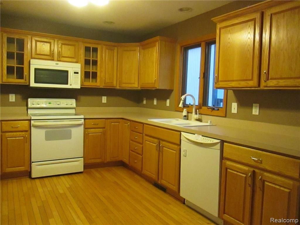15643 Dixon Road Dundee, MI 48131 - Photo 5 of 19 E:\DCIM\935___03\15643 Dixon MLS\7.JPG