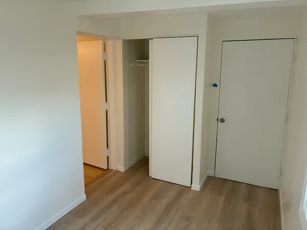 $2,300 | 5555 North Mango Avenue, Unit 1, Chicago, IL 60630