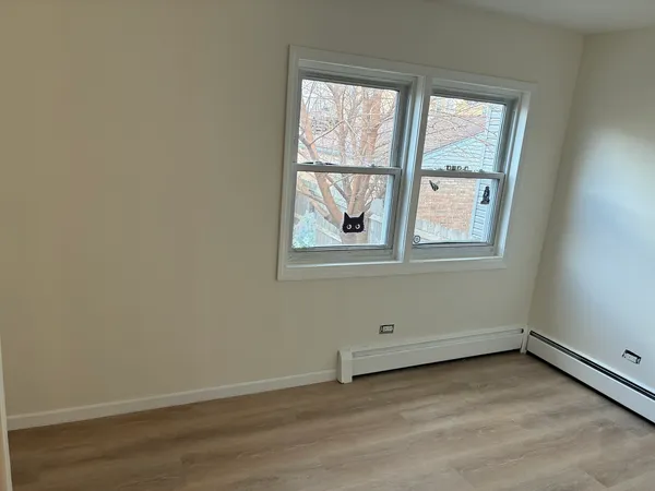$2,300 | 5555 North Mango Avenue, Unit 1, Chicago, IL 60630
