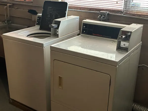 $2,300 | 5555 North Mango Avenue, Unit 1, Chicago, IL 60630