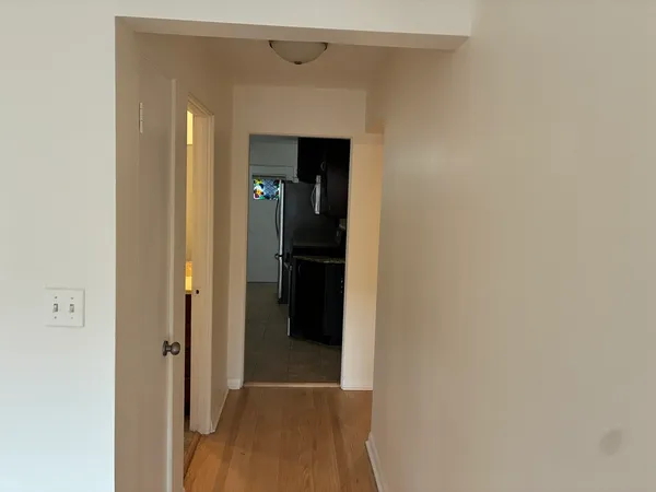 $2,300 | 5555 North Mango Avenue, Unit 1, Chicago, IL 60630