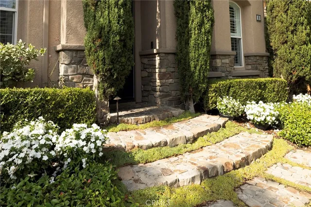 $2,588,000 | 8 Upland, Irvine, CA 92602