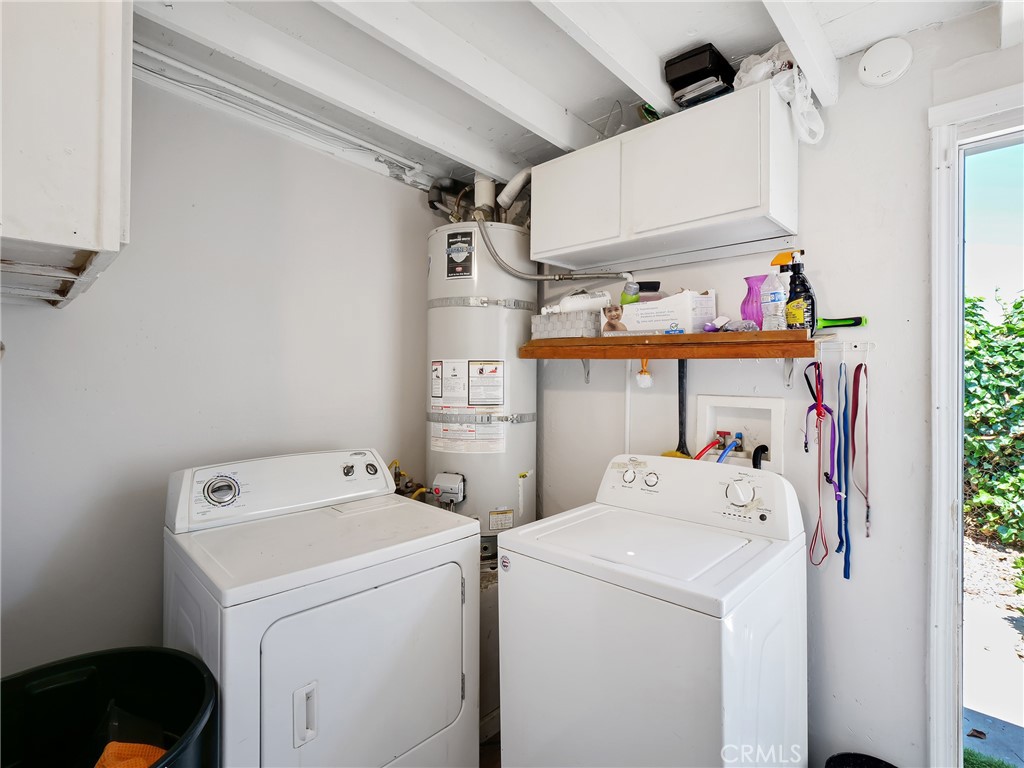 820 Raintree Place Vista, CA 92084 - Photo 24 of 29 a utility room with dryer and washer