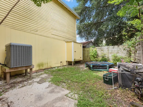 $1,600 | 1811 39th Street, Unit 1, Galveston, TX 77550