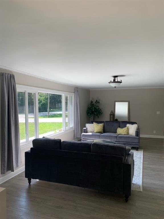 7002 Spring Mill Road Indianapolis, IN 46260 - Photo 3 of 27 Gallery Image 3