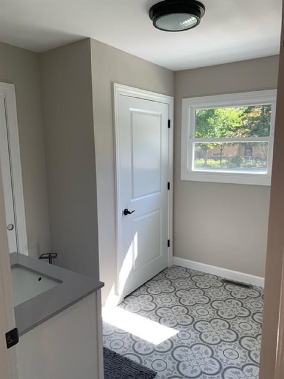 7002 Spring Mill Road Indianapolis, IN 46260 - Photo 26 of 27 Gallery Image 26