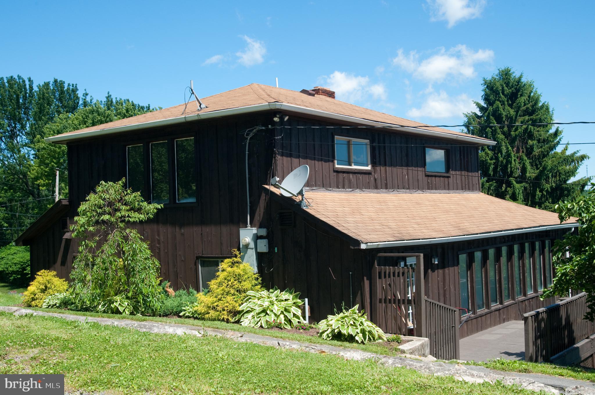 17511 Top Row Road Southwest Frostburg, MD 21532 - Photo 1 of 27 Large and modern wood sided home