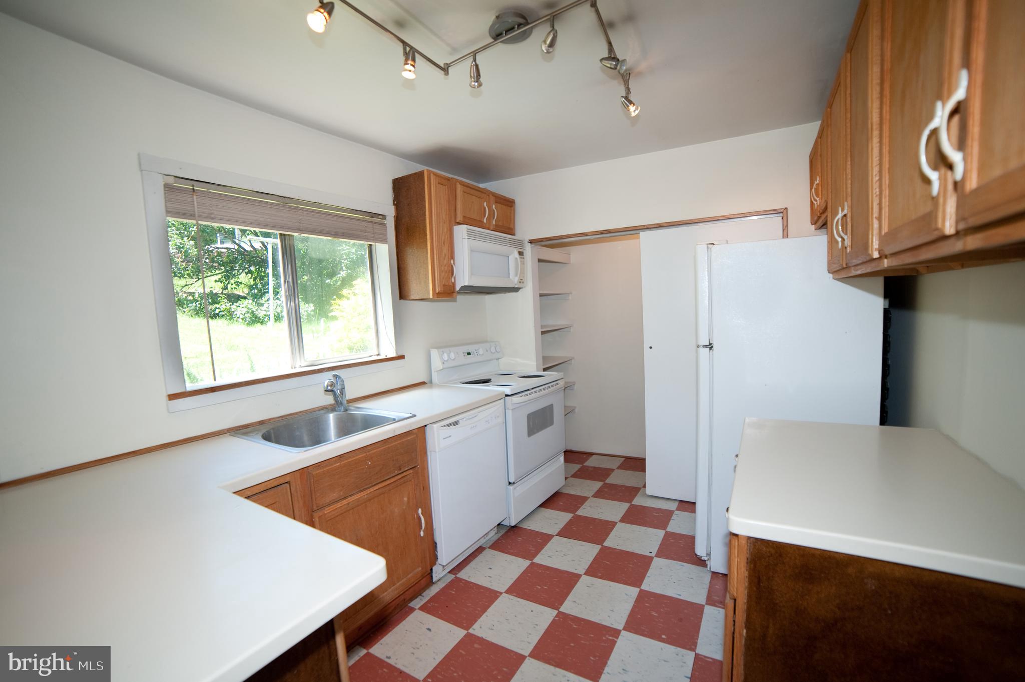 17511 Top Row Road Southwest Frostburg, MD 21532 - Photo 8 of 27 Gallery Image 8