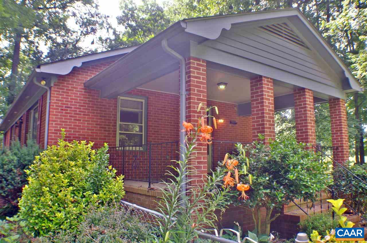 2000 Orange Road Pratts, VA 22731 - Photo 3 of 38 a front view of a house with garden