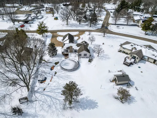 $369,900 | 6843 Red Oak Lane, Garden Prairie, IL 61038