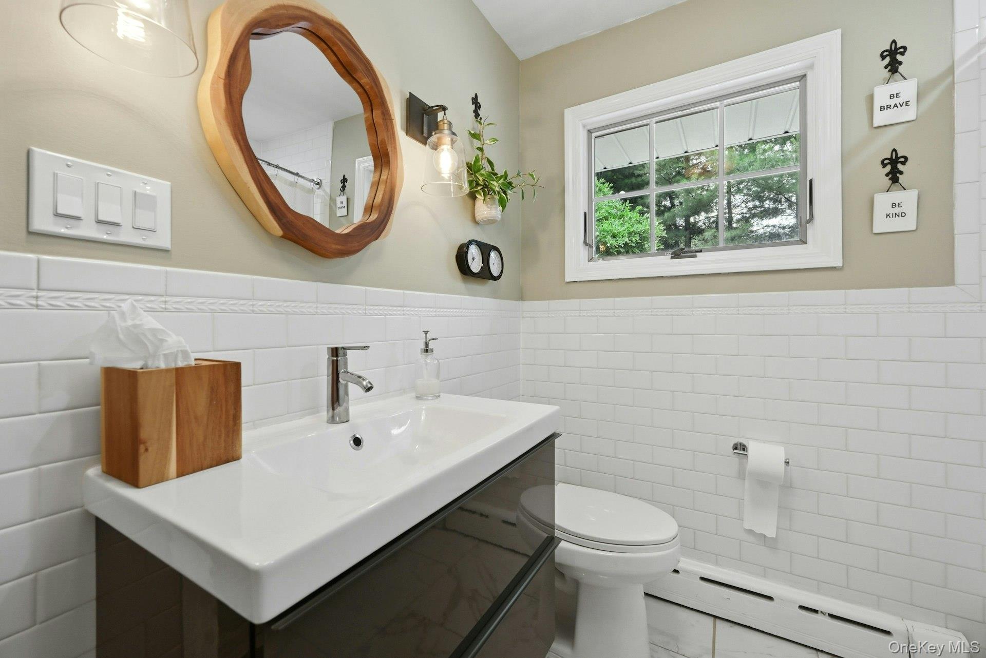 39 East Neck Road Huntington, NY 11743 - Photo 18 of 32 Full bath