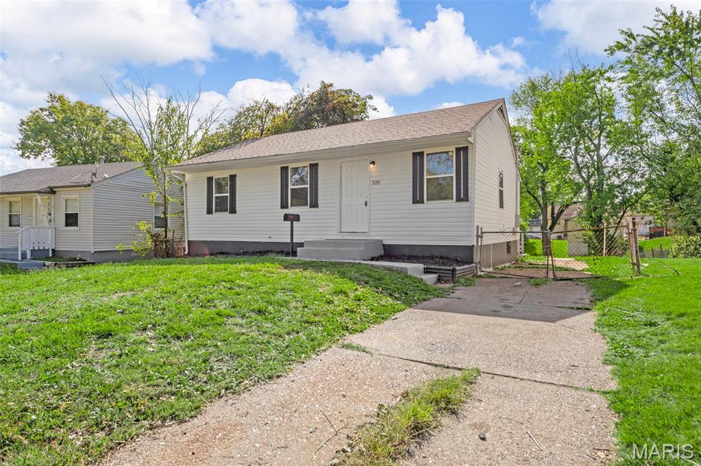 320 Lanark Road St. Louis, MO 63137 - Photo 3 of 23
