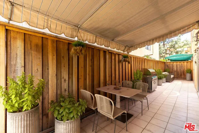 $3,200 | 6732 Hillpark Drive, Unit 307, Los Angeles, CA 90068