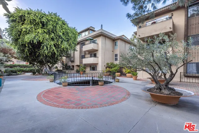 $3,200 | 6732 Hillpark Drive, Unit 307, Los Angeles, CA 90068